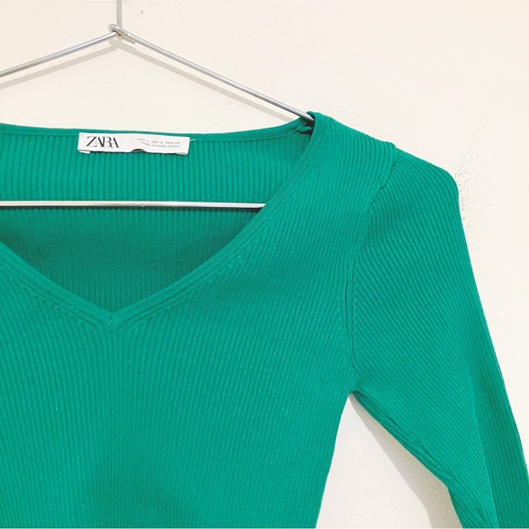Zara • Ribbed Knit Cropped Wrap Top in Green - Picture 4 of 9